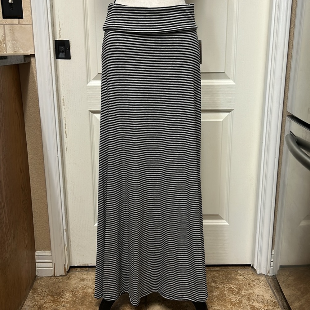 LuLaRoe Maxi Skirt Striped Black and Grey Small